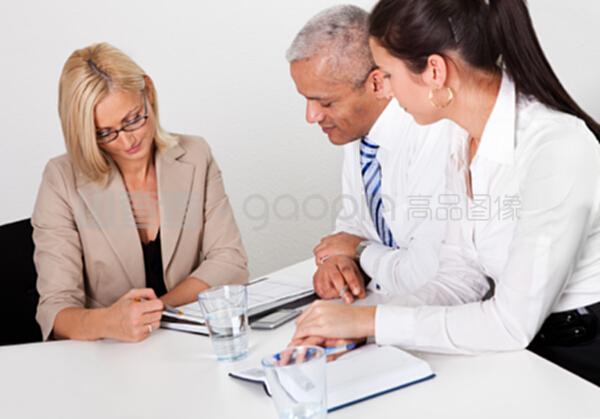 構(gòu)建高效銷(xiāo)售網(wǎng)絡(luò) 商業(yè)咨詢(xún)視角下的網(wǎng)絡(luò)設(shè)備營(yíng)銷(xiāo)策略